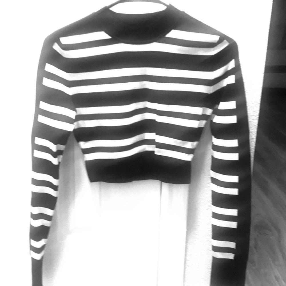 Bebe crop sweaterNWOT
